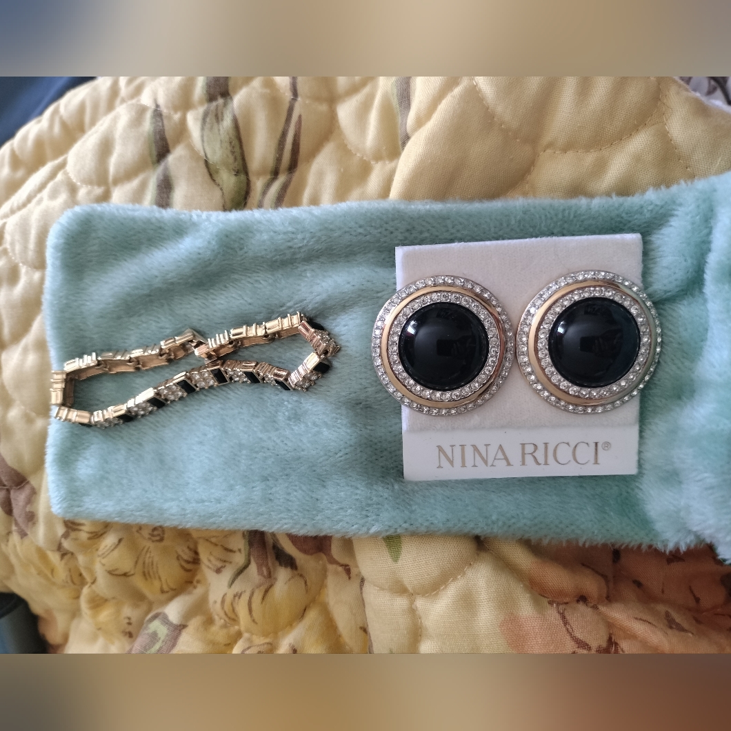 Nina Ricci Black And Gold Round Crystal-Trim Earrings And Bracelet Set